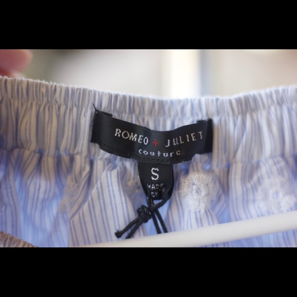 *SUMMER VIBES* Blue/white - off shoulder tunic - Picture 2 of 8